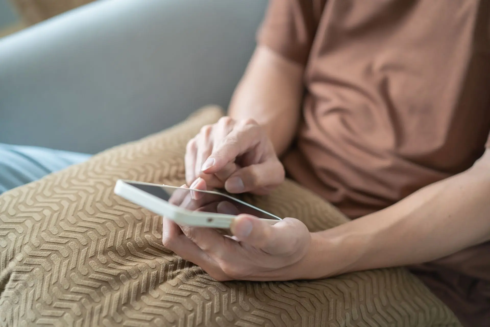 Man using smart phone